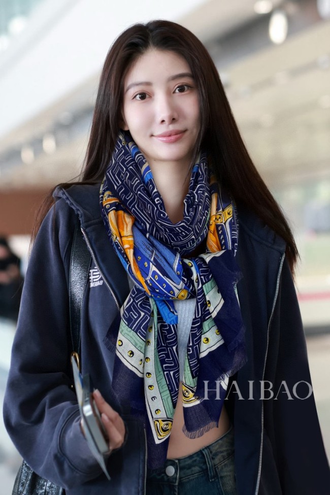 Streetwear Scarf FENDI 329618 SIZE:200*110 cm