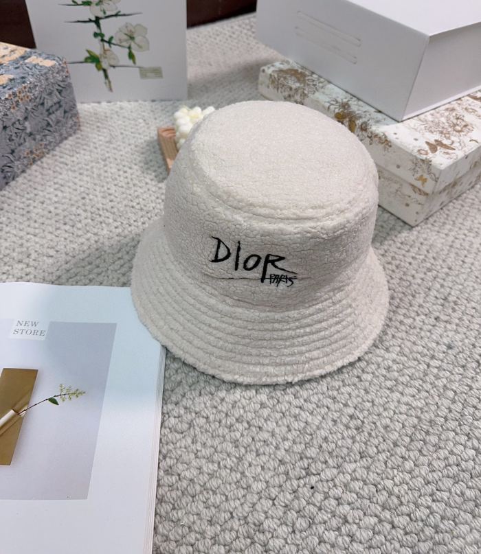 Streetwear Hat DIOR 329552