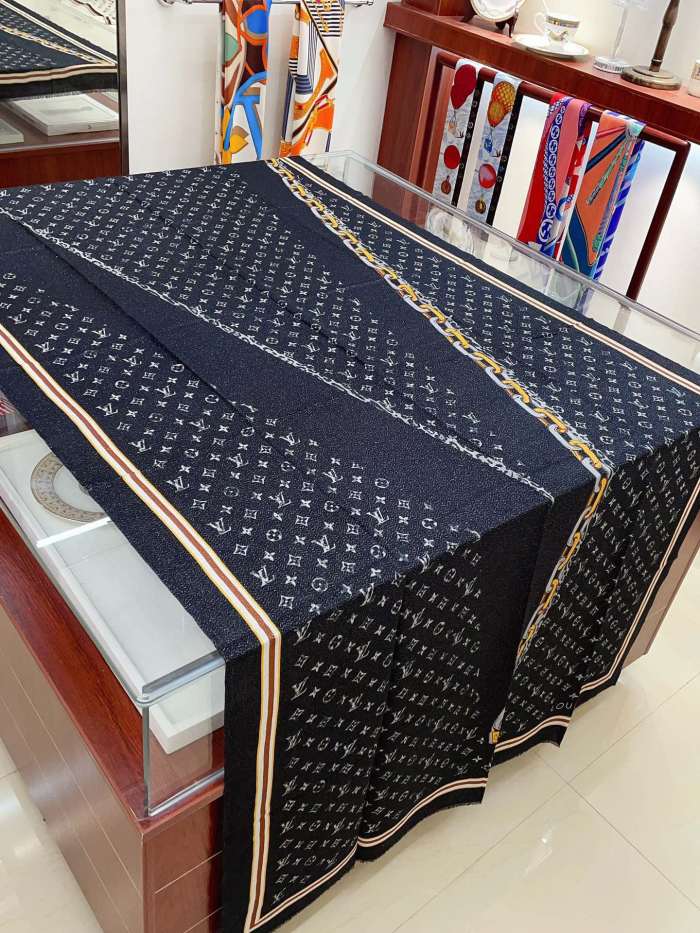 Streetwear Scarf LV 329568 SIZE:100*200cm