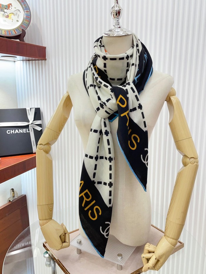 Streetwear Scarf CHANEL 329602 size：140*140cm