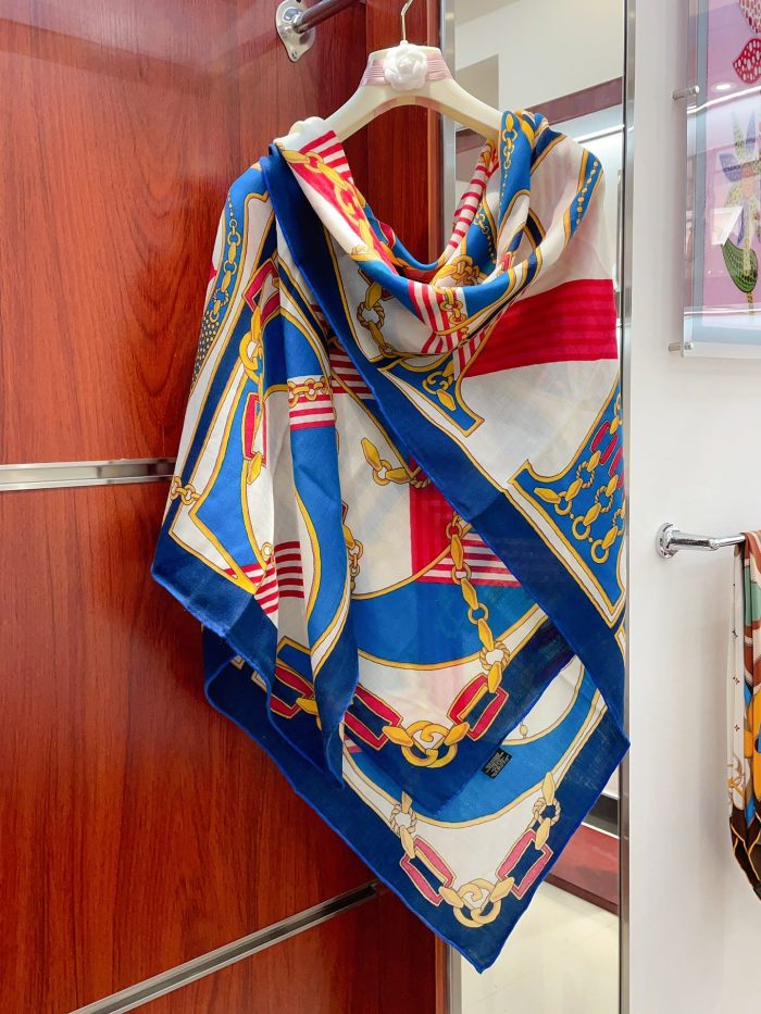 Streetwear Scarf GUCCI 329579 SIZE:140*140cm