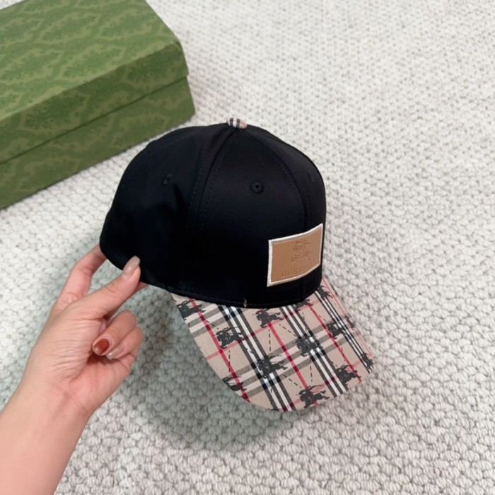 Streetwear Hat BURBERRY 329553