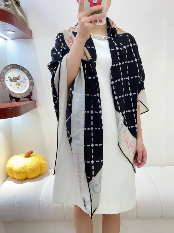 Streetwear Scarf CHANEL 329601 size：140*140cm