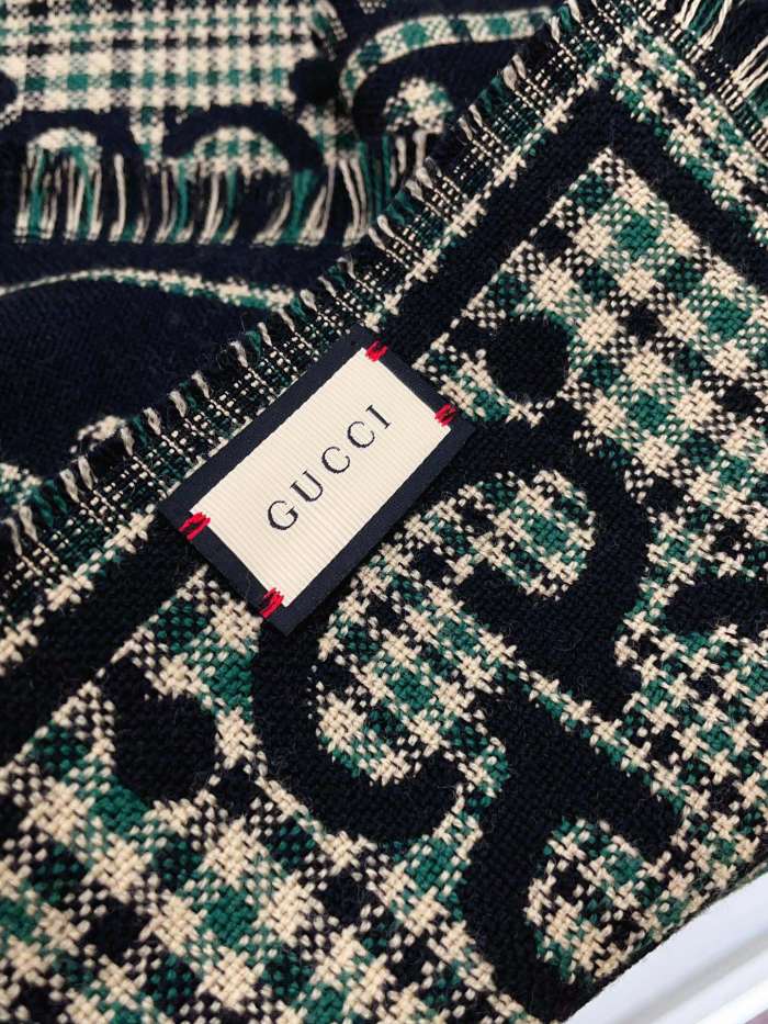Streetwear Scarf GUCCI 329504 SIZE:47x 180cm