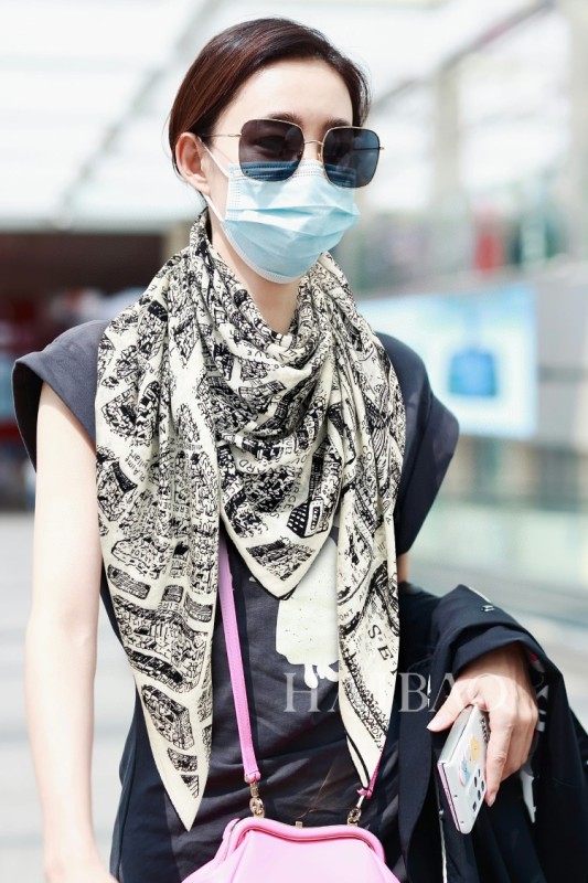 Streetwear Scarf Dior 329441 SIZE:140*140cm