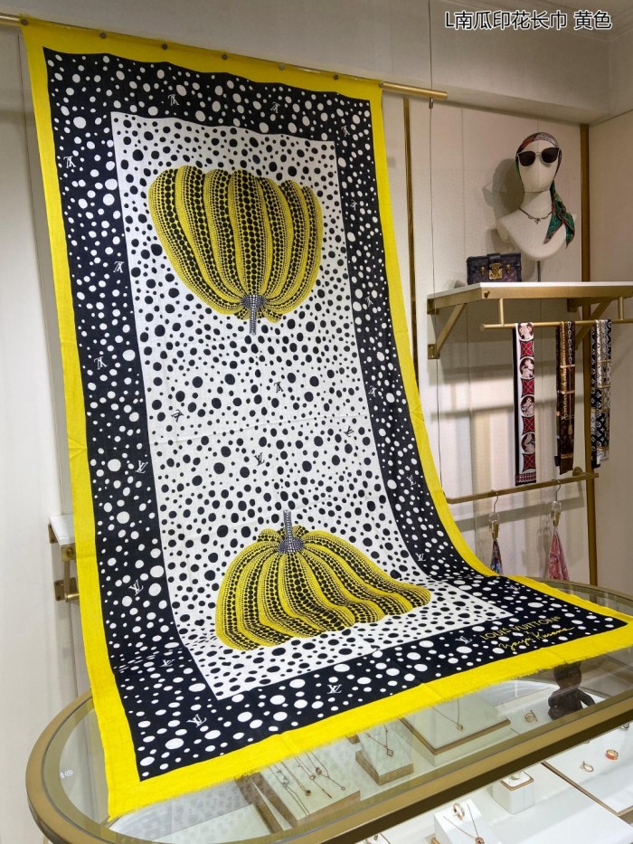 Streetwear Scarf LV 329457 SIZE:110*200cm