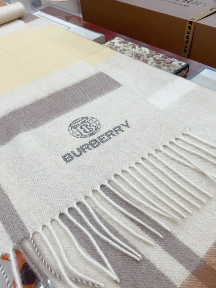 Streetwear Scarf BURBERRY 329500 size：30*180cm
