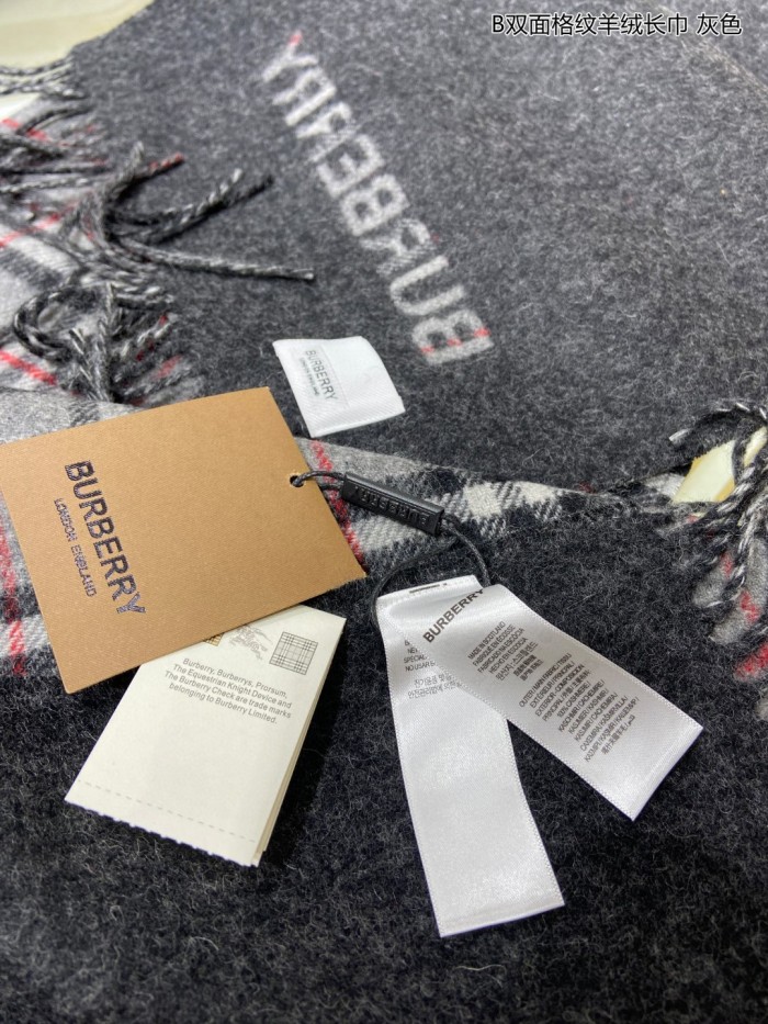 Streetwear Scarf BURBERRY 329455 size：30*168cm