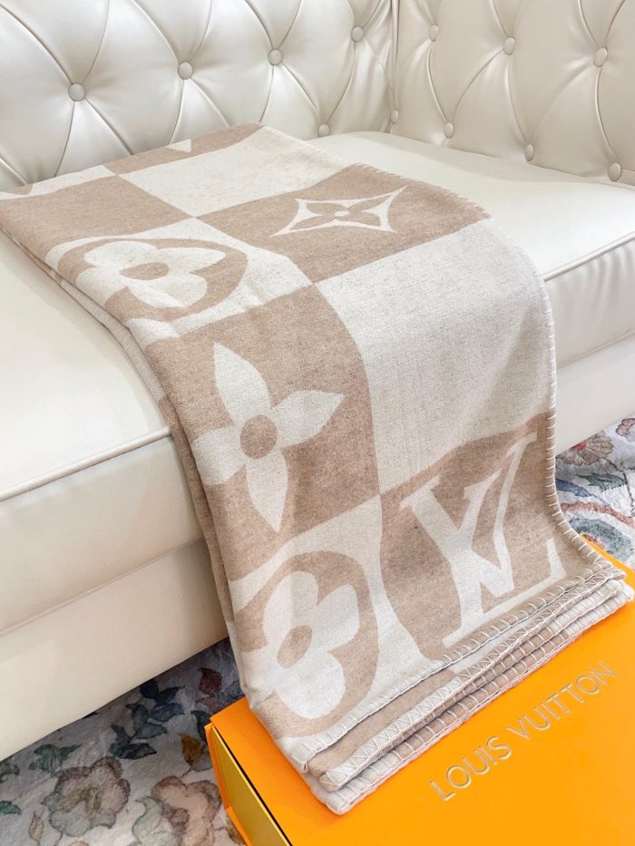 Streetwear Scarf LV 329496 SIZE:180*140cm