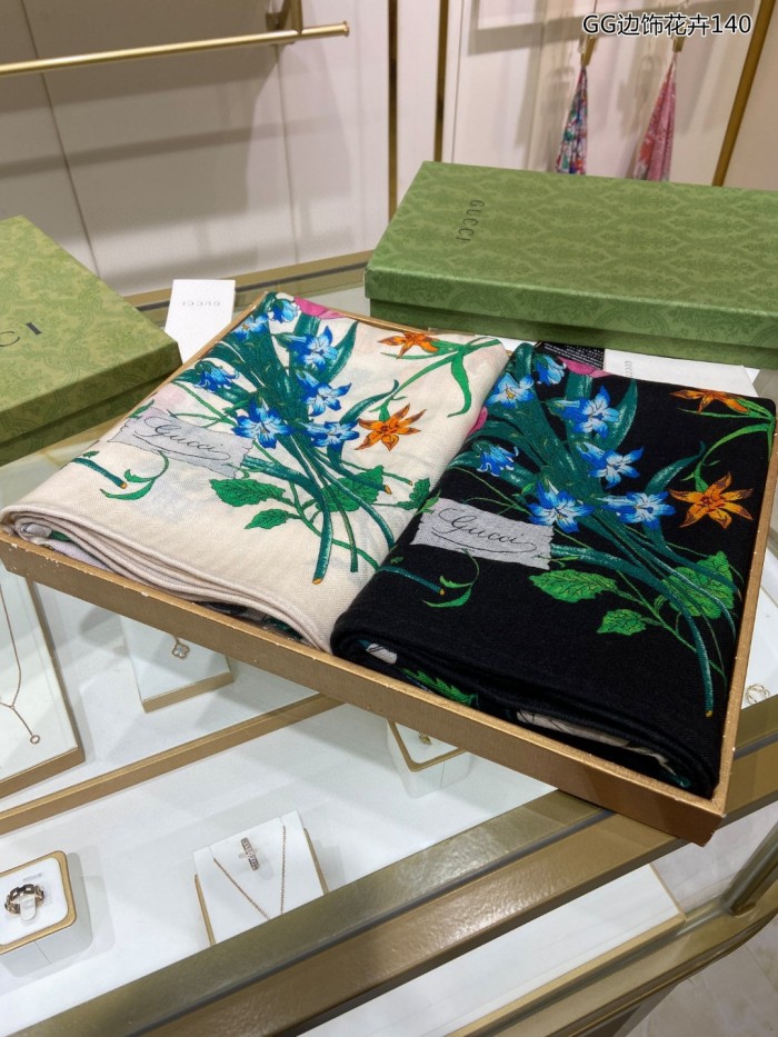 Streetwear Scarf GUCCI 329449 SIZE:140cm*140cm