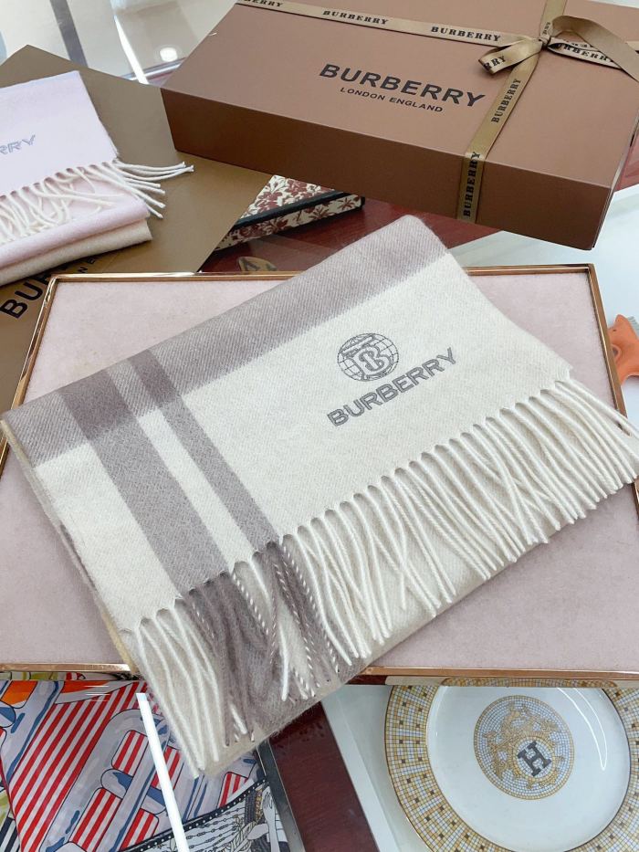 Streetwear Scarf BURBERRY 329500 size：30*180cm