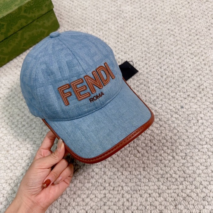 Streetwear Hat Fendi 329340
