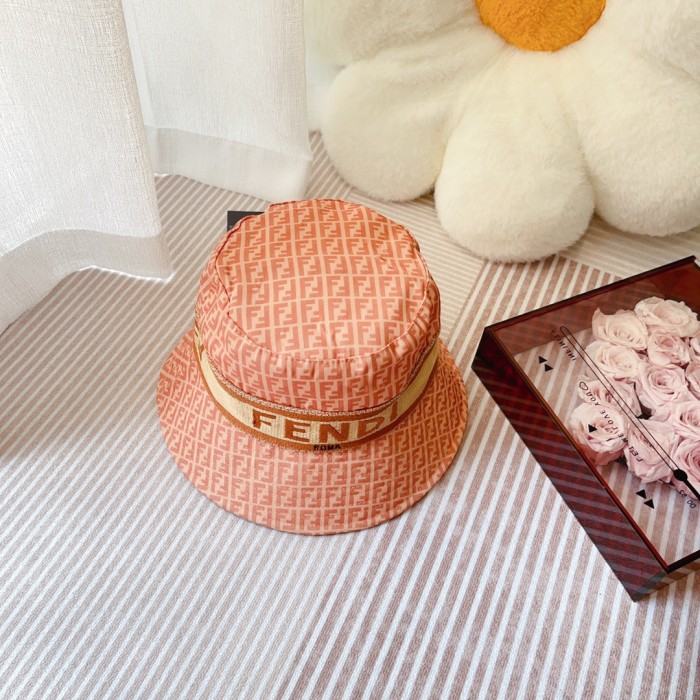 Streetwear Hat Fendi 329374