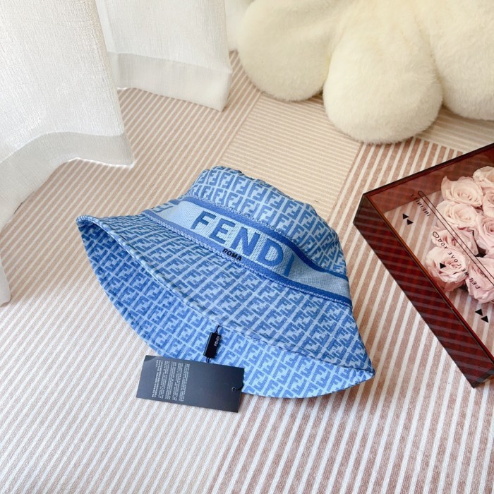 Streetwear Hat Fendi 329374