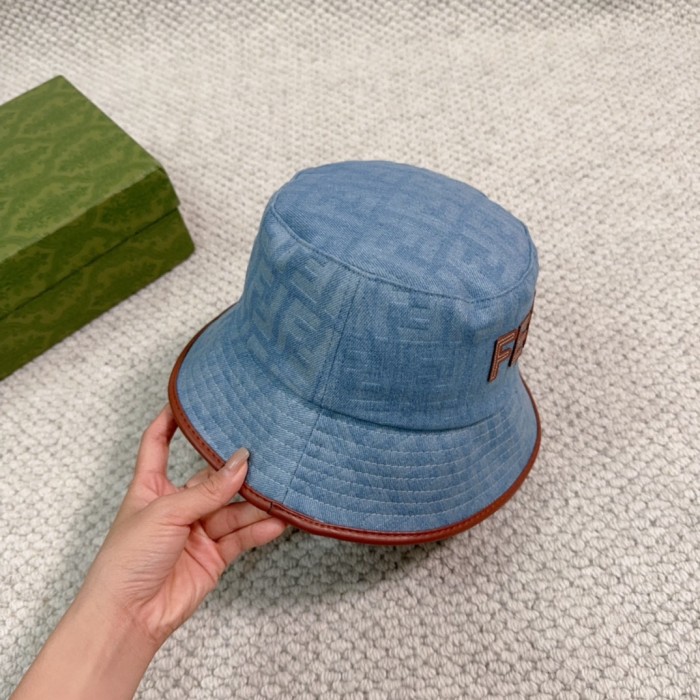 Streetwear Hat Fendi 329338