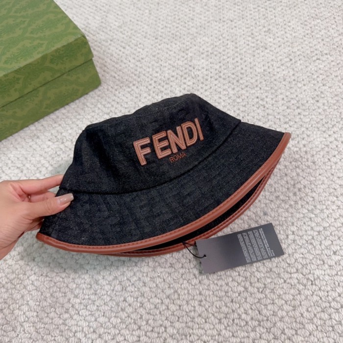 Streetwear Hat Fendi 329337