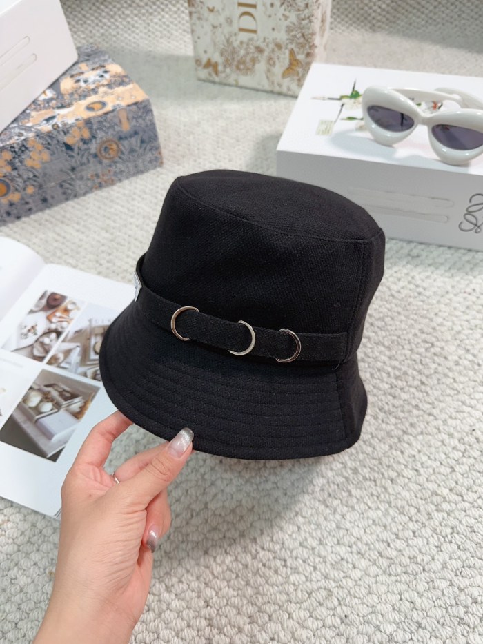 Streetwear Hat Prada 329302