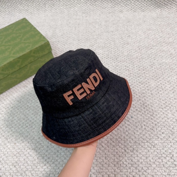 Streetwear Hat Fendi 329337