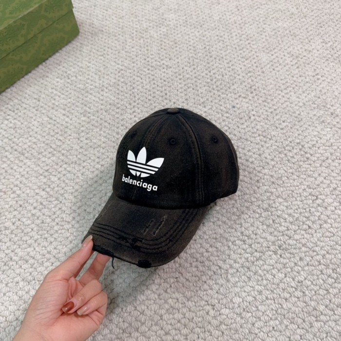 Streetwear Hat balenciaga 329329