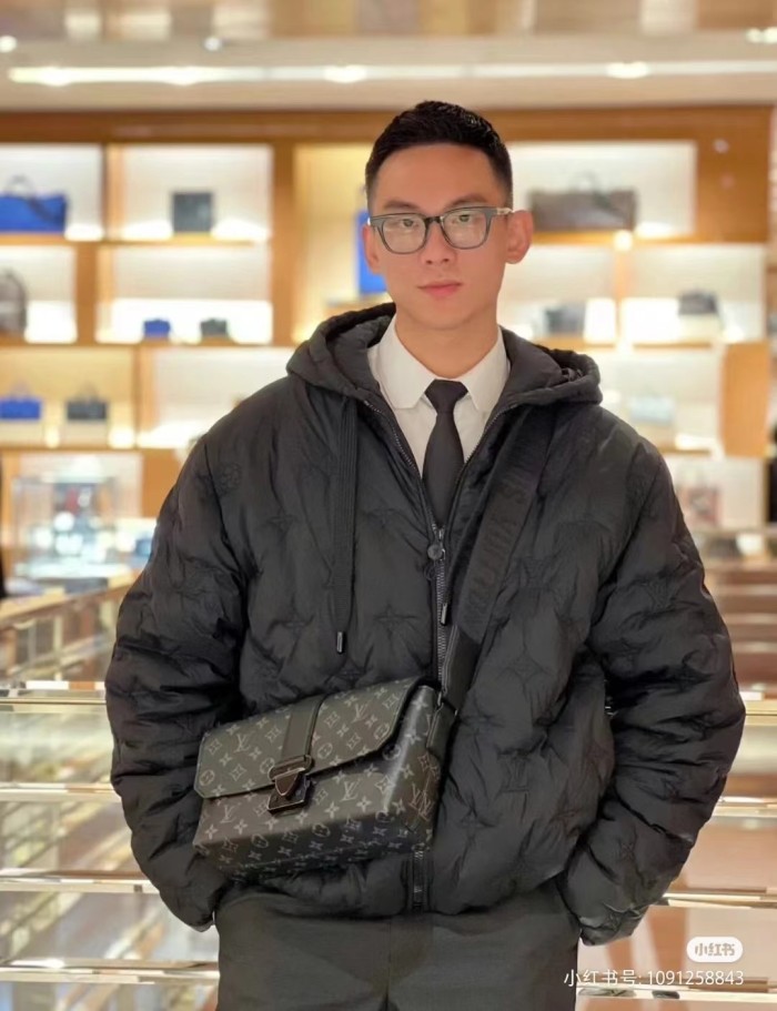 Clothes Louis Vuitton 1076