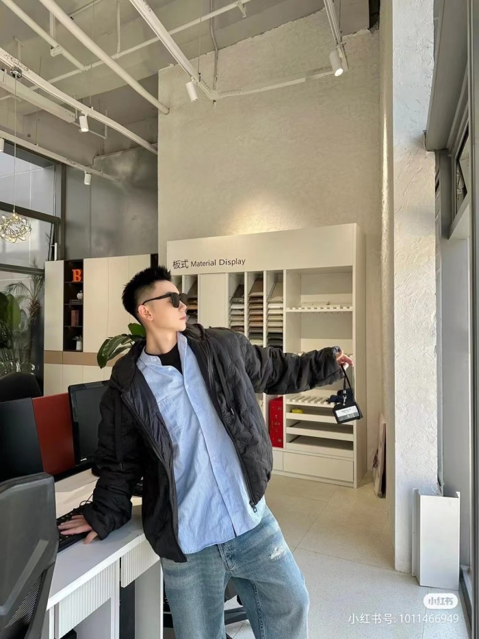 Clothes Louis Vuitton 1076