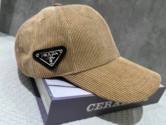 Streetwear Hat PRADA 329163