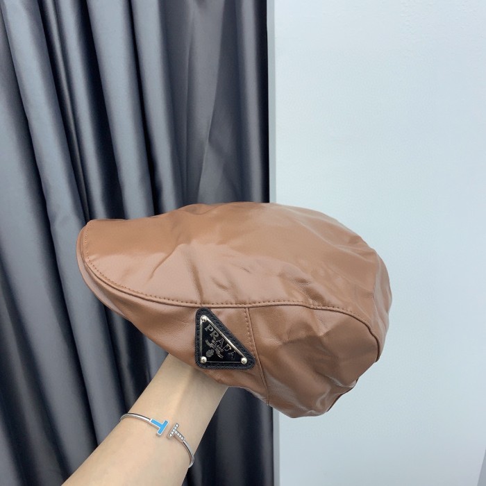 Streetwear Hat Prada 329160