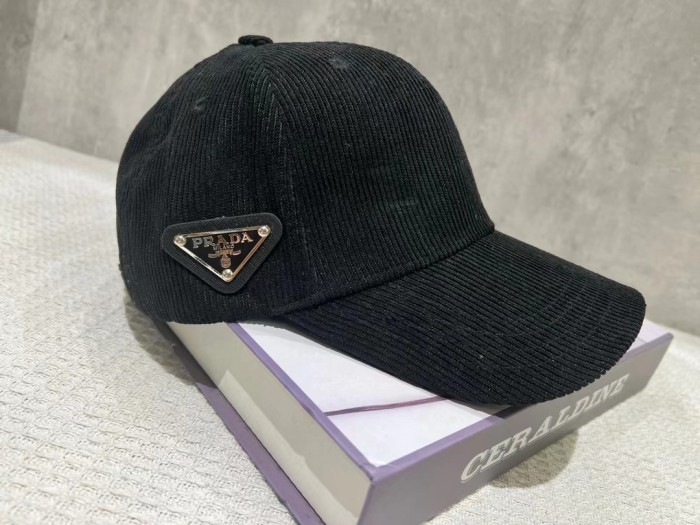 Streetwear Hat PRADA 329163