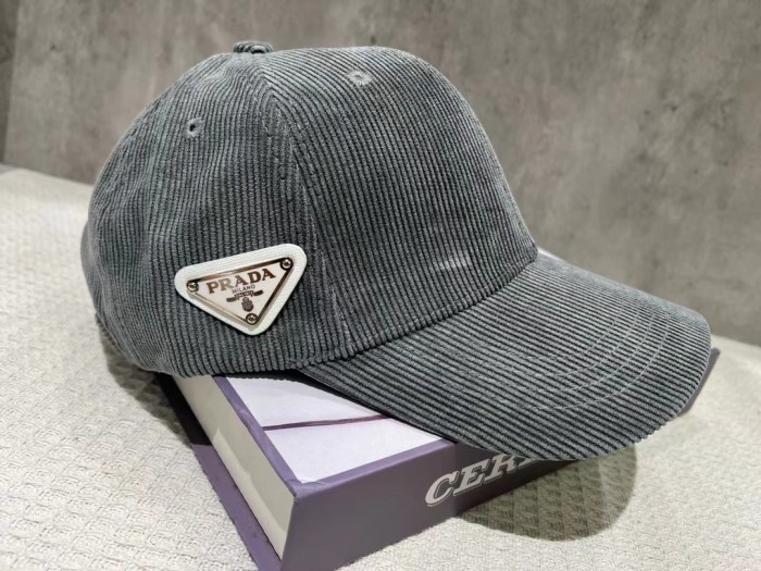 Streetwear Hat PRADA 329163