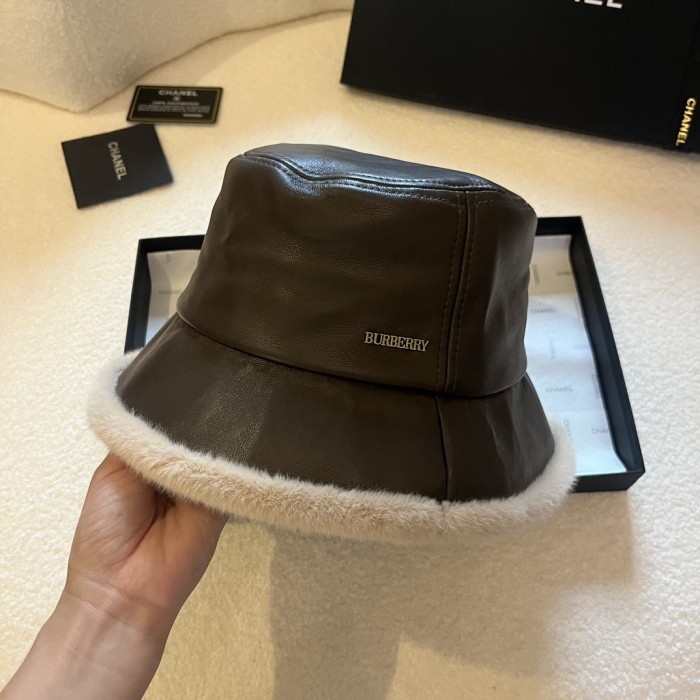Streetwear Hat BURBERRY 329183