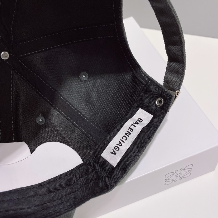 Streetwear Hat balenciaga 329034