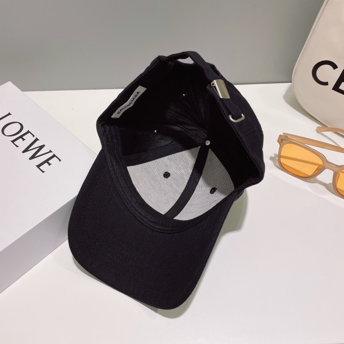 Streetwear Hat BALENCIAGA 329033