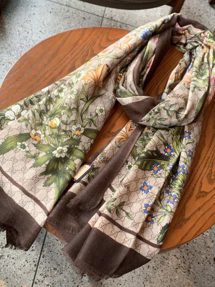 Streetwear Scarf GUCCI 328984 SIZE:110*200cm