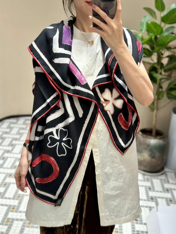 Streetwear Scarf CHANEL 328990 SIZE:110*110cm