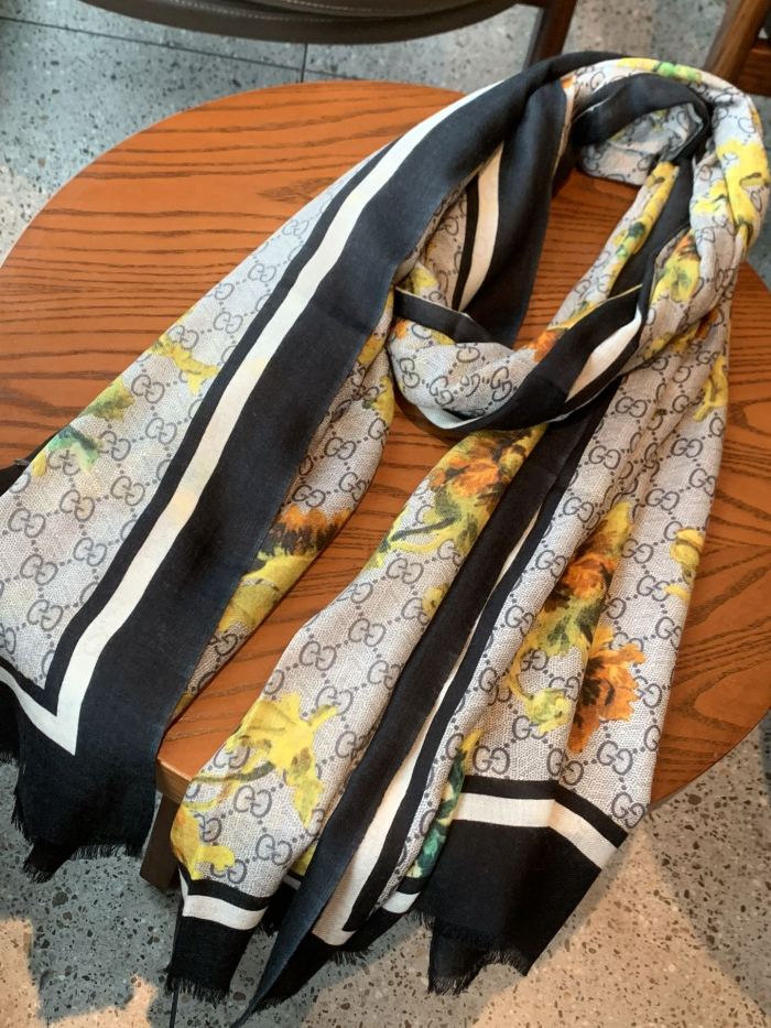 Streetwear Scarf GUCCI 328983 SIZE:110*200cm