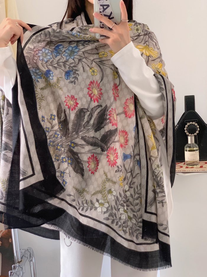 Streetwear Scarf GUCCI 328986 SIZE:110*200cm