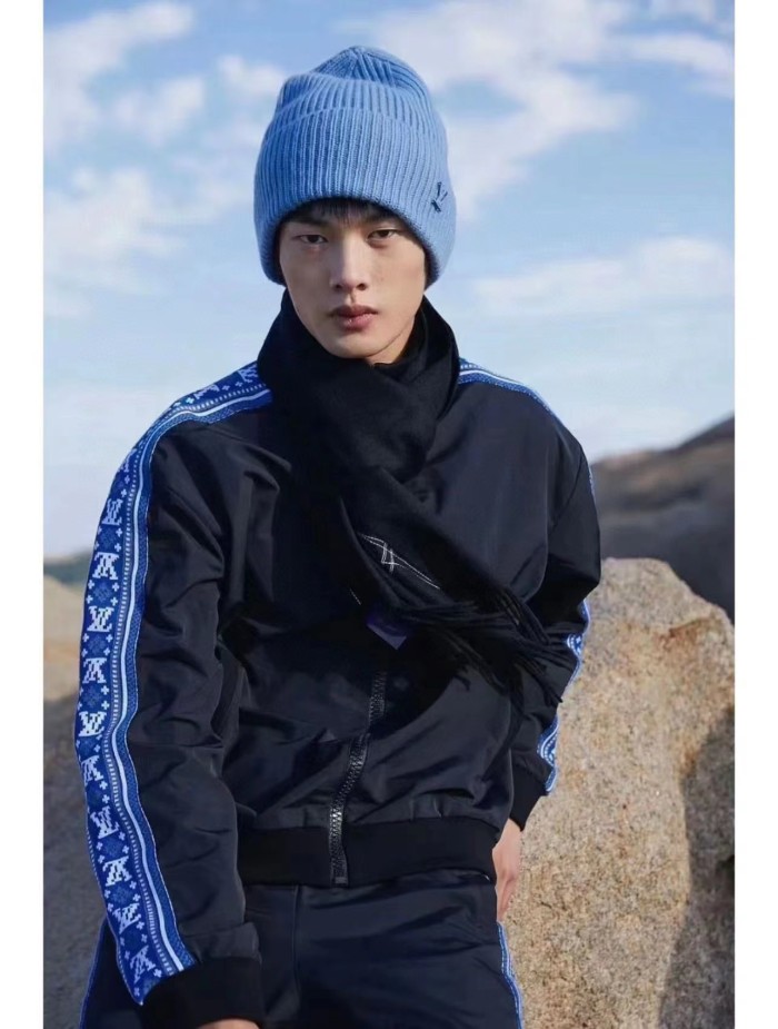 Clothes Louis Vuitton 1085