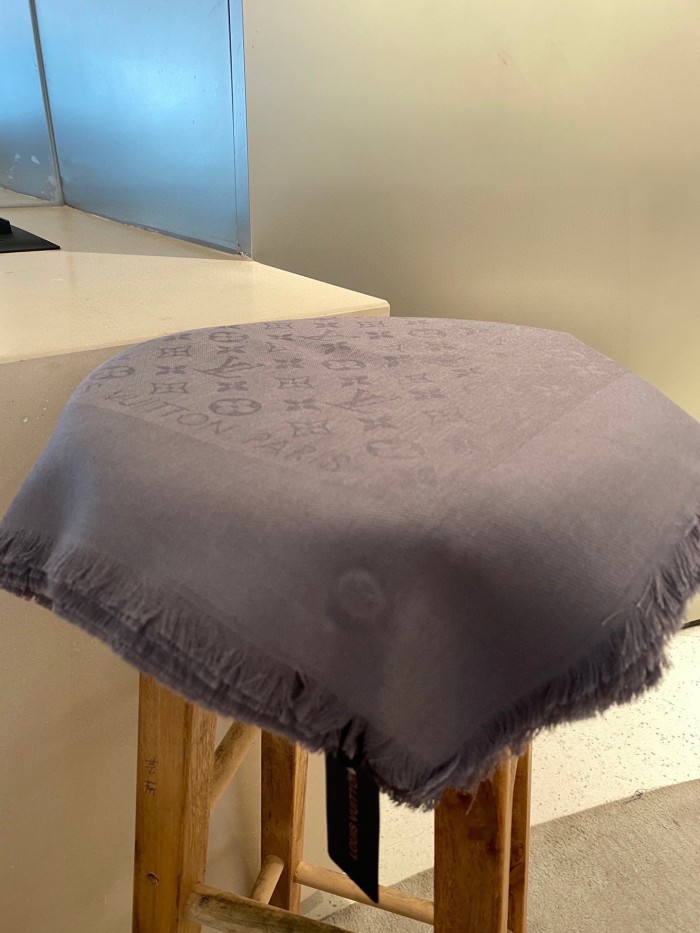 Streetwear Scarf LV 328941 SIZE:140*140cm