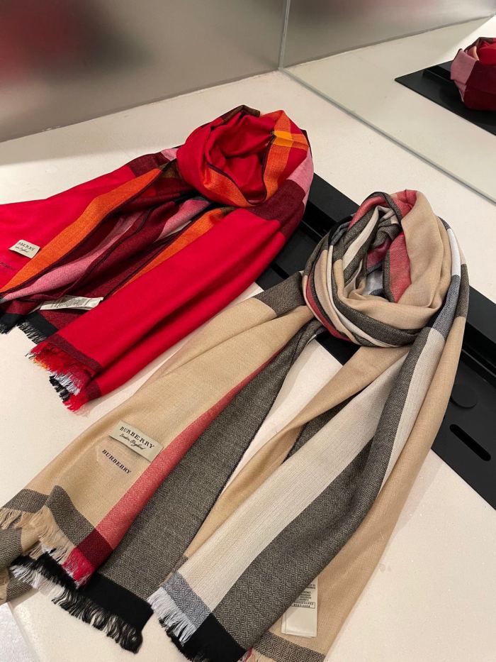 Streetwear Scarf BURBERRY 328948 size：70*200cm