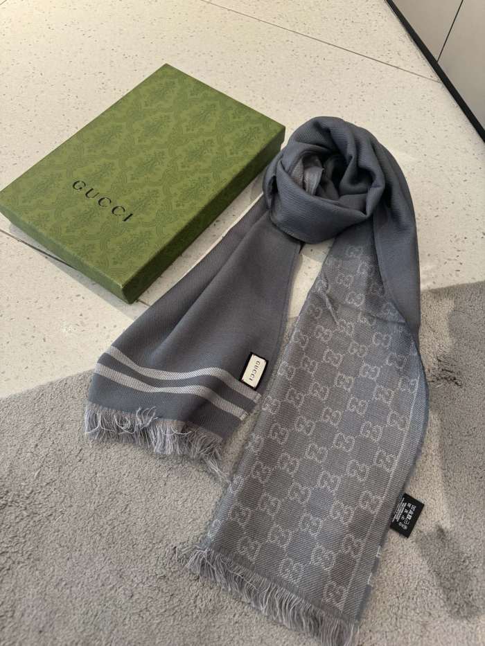 Streetwear Scarf GUCCI 328957 SIZE:55x190cm
