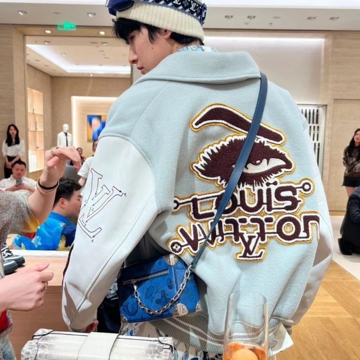 Clothes Louis Vuitton 1087