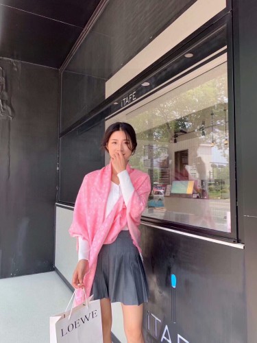 Streetwear Scarf LV 328940 SIZE:65*185cm