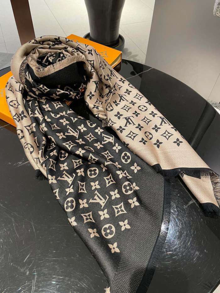 Streetwear Scarf LV 328954 SIZE:70*200cm