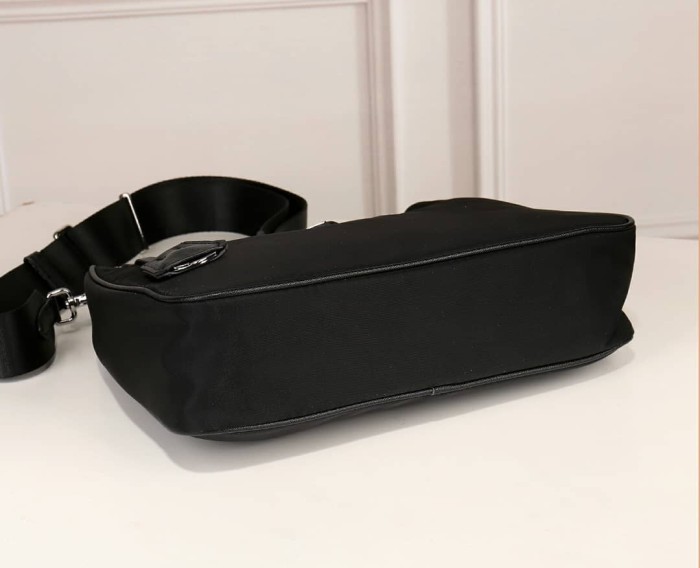 handbag prada 1418 size 22*16*6 cm