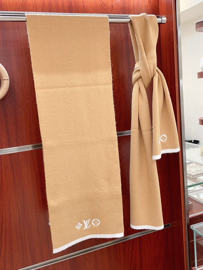 Streetwear Scarf LV 328864 SIZE:35*200cm