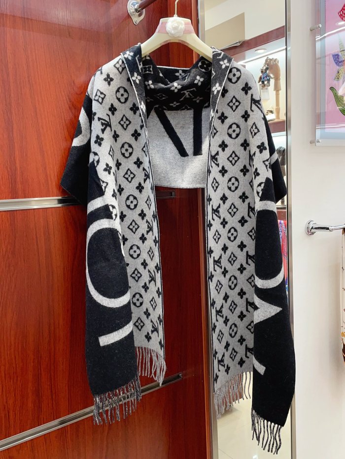 Streetwear Scarf LV 328862 SIZE:45*210cm