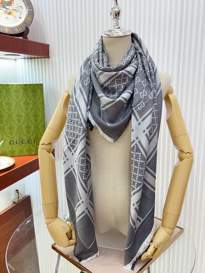Streetwear Scarf GUCCI 328865 SIZE:140:140cm