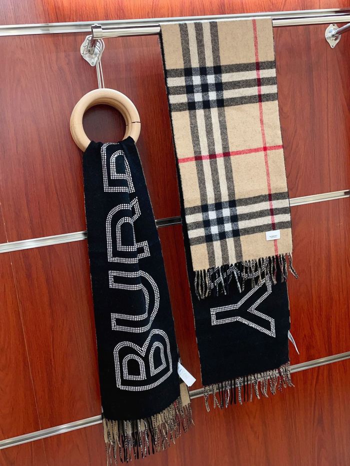 Streetwear Scarf Burberry 328860 SIZE:30*200cm