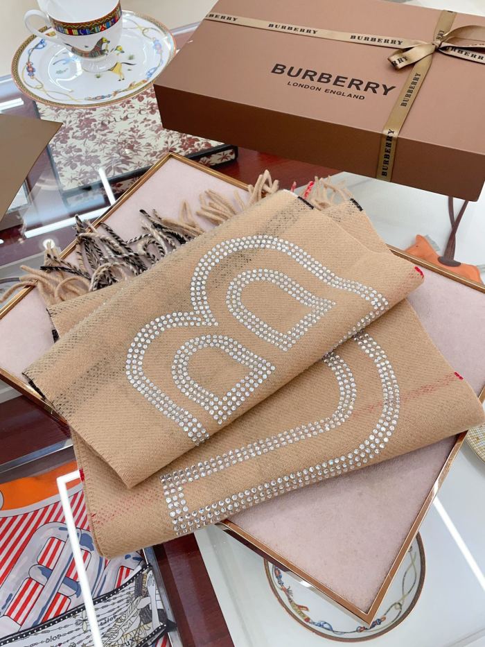 Streetwear Scarf Burberry 328861 SIZE:30*200cm