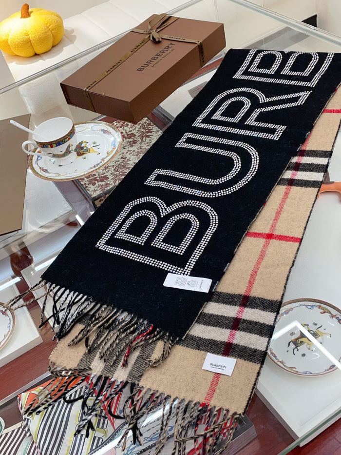 Streetwear Scarf Burberry 328860 SIZE:30*200cm